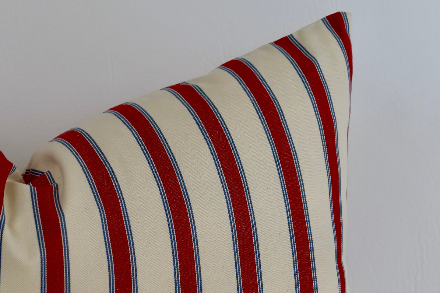 Red striped cushion cover 40x60
