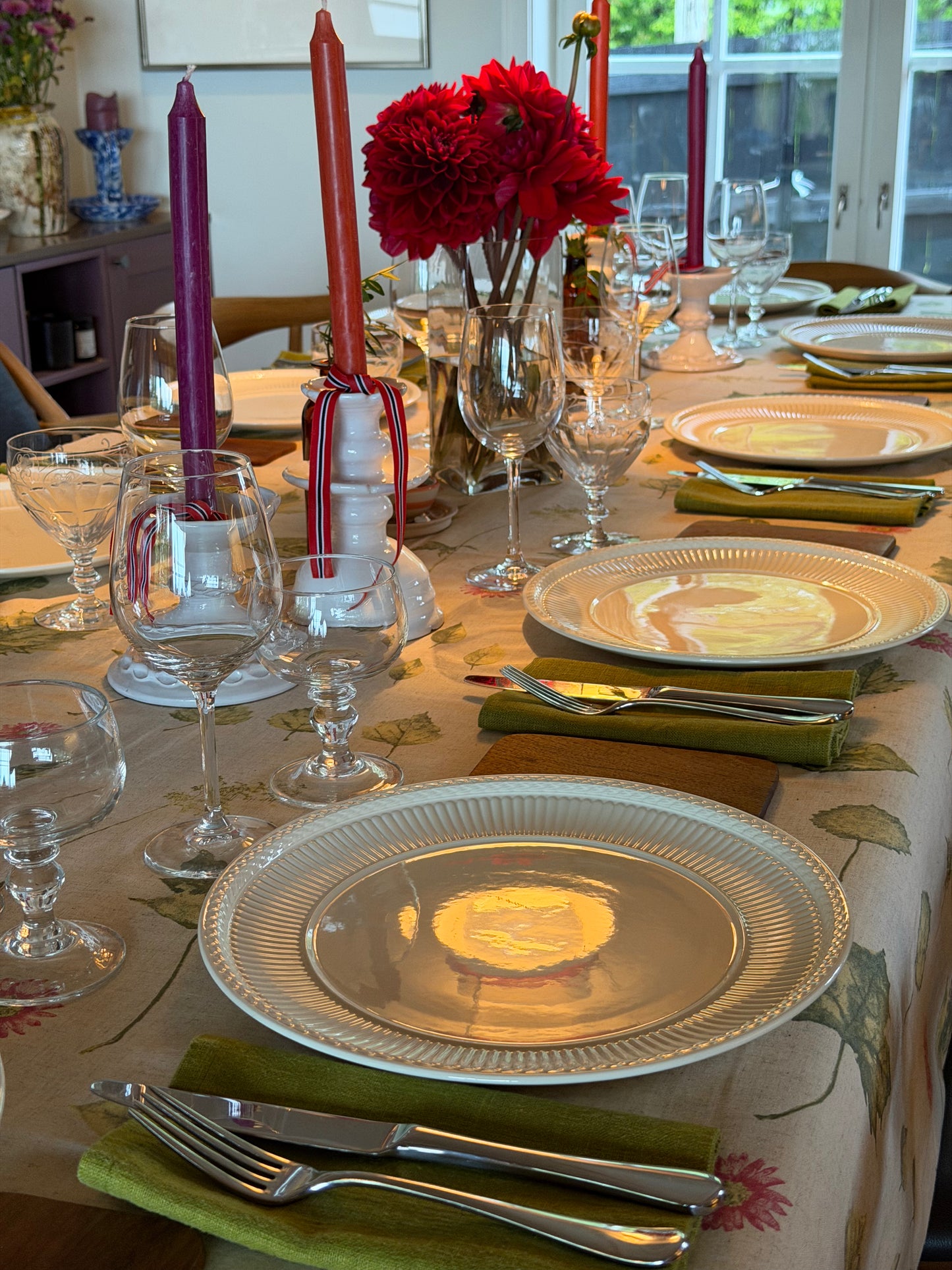 Botanical tablecloth