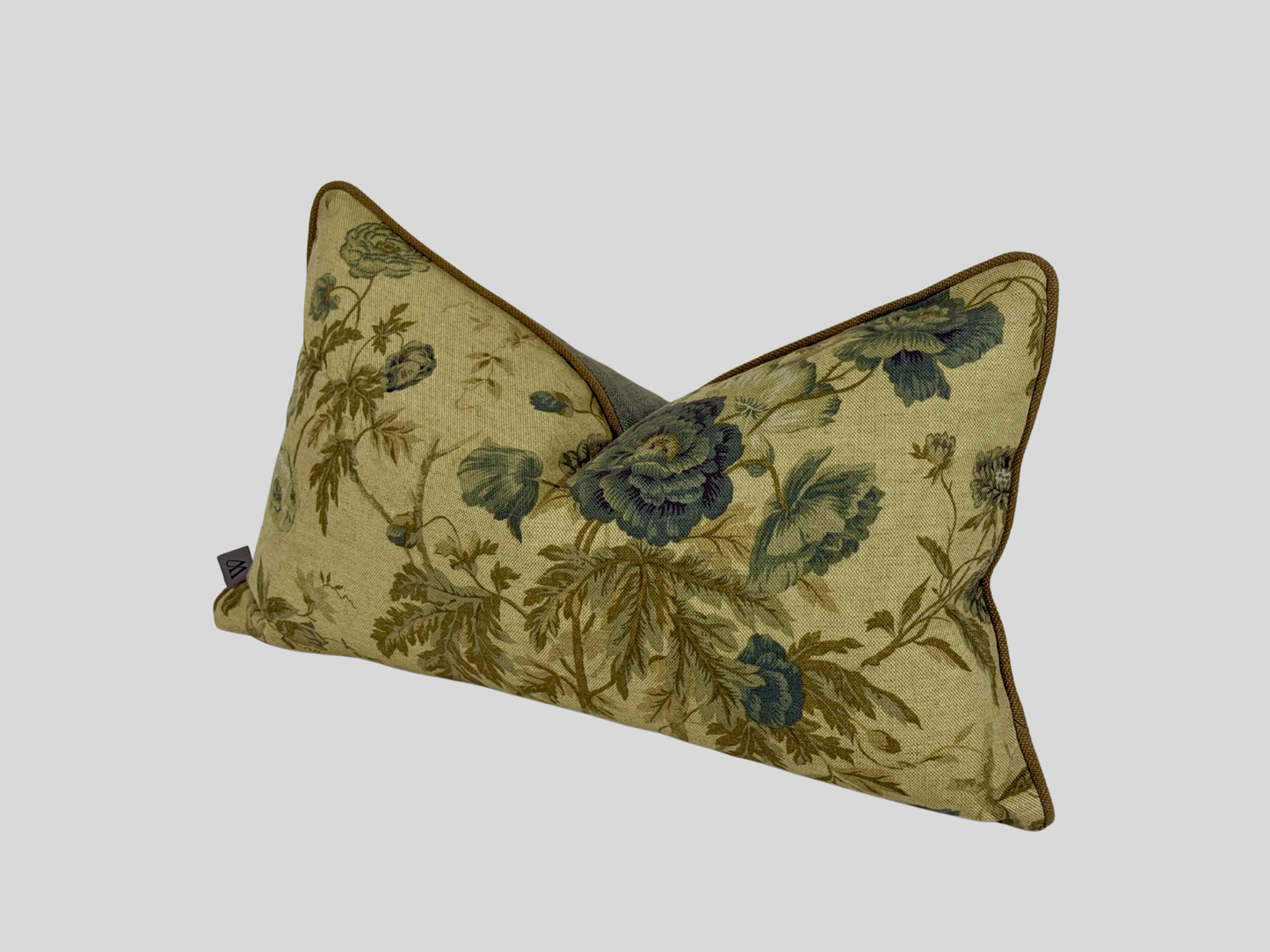 Beige floral cushion cover with contrast back 30x50