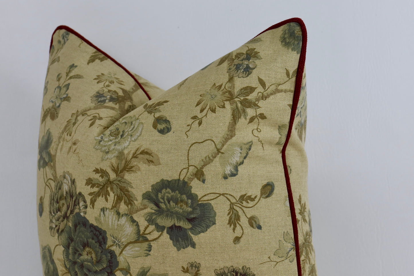 Beige floral cushion cover with piping 50x50