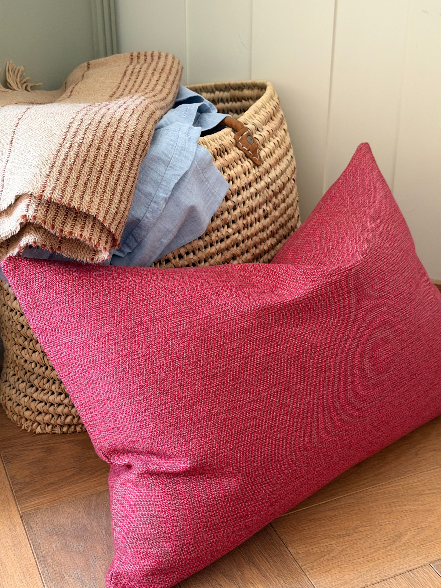 Pink textured cushion cover 40x60